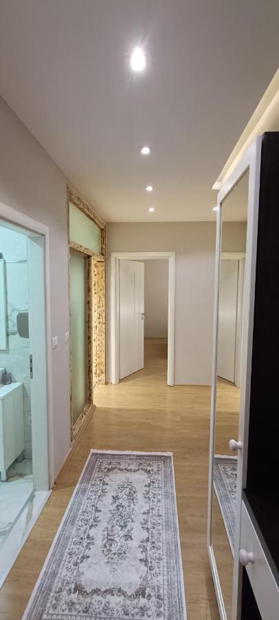 Luxury Blloku Tirana Apartment Exterior foto