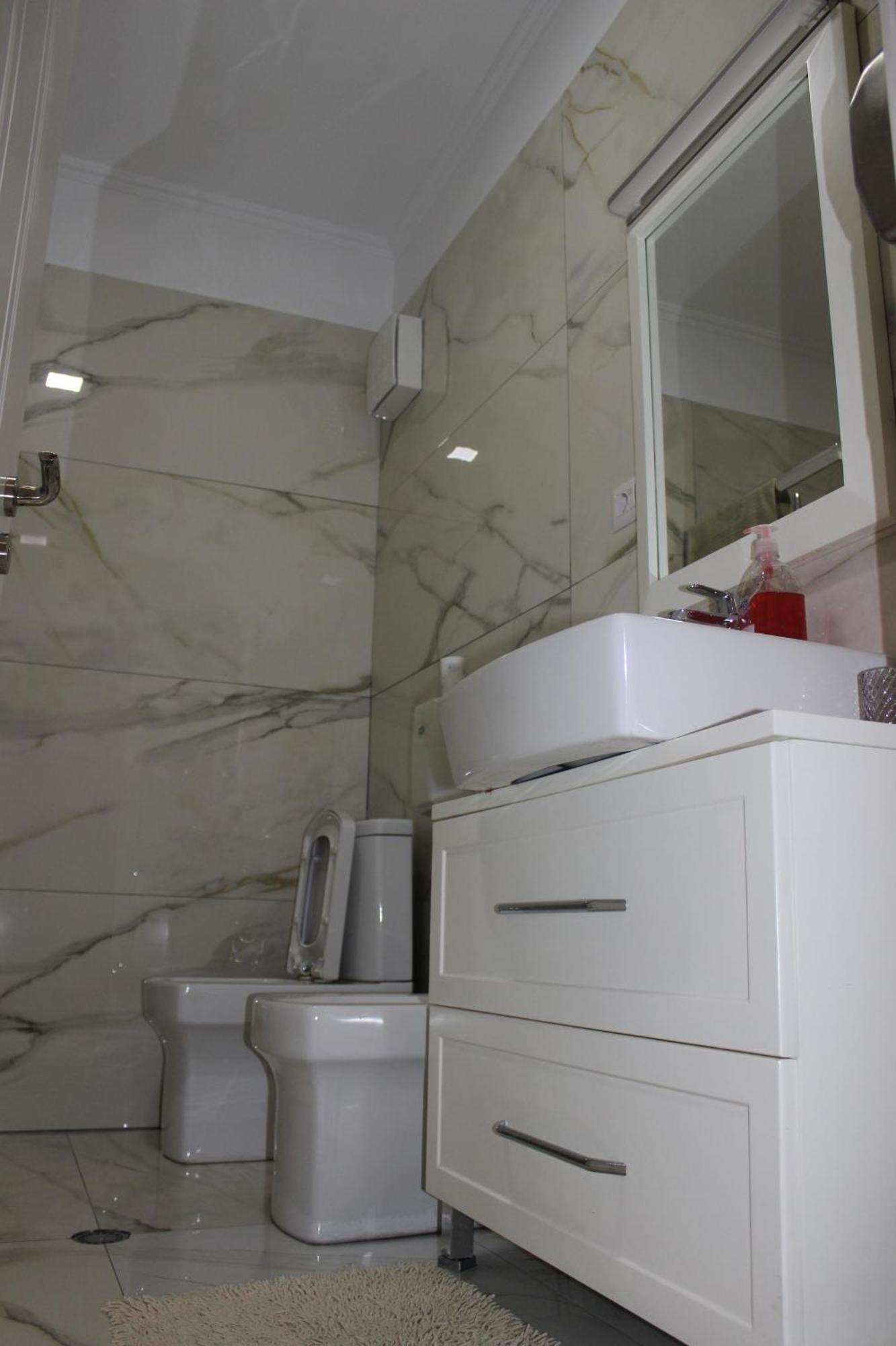 Luxury Blloku Tirana Apartment Exterior foto